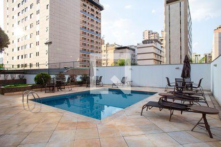 Apartamento à venda com 244m², 4 quartos e 4 vagasÁrea comum - Piscina