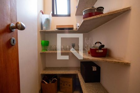 Apartamento à venda com 244m², 4 quartos e 4 vagasDespensa