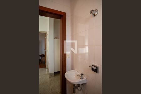 Apartamento à venda com 244m², 4 quartos e 4 vagasBanheiro de serviço