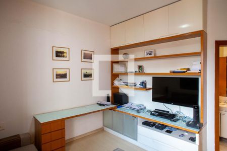 Apartamento à venda com 244m², 4 quartos e 4 vagasSuíte 1