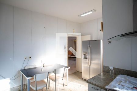 Apartamento à venda com 244m², 4 quartos e 4 vagasCozinha