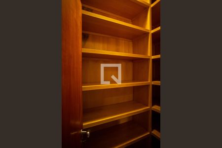 Apartamento à venda com 244m², 4 quartos e 4 vagasCorredor