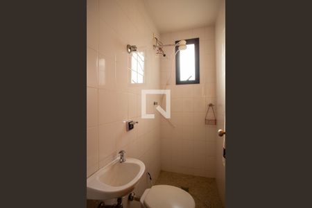 Apartamento à venda com 244m², 4 quartos e 4 vagasBanheiro de serviço