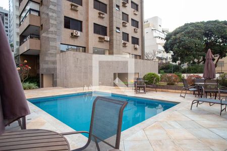 Apartamento à venda com 244m², 4 quartos e 4 vagasÁrea comum - Piscina