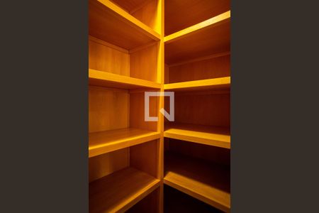 Apartamento à venda com 244m², 4 quartos e 4 vagasCorredor