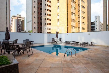Apartamento à venda com 244m², 4 quartos e 4 vagasÁrea comum - Piscina