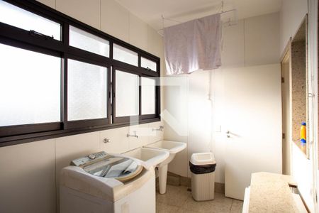 Apartamento à venda com 244m², 4 quartos e 4 vagasÁrea de Serviço