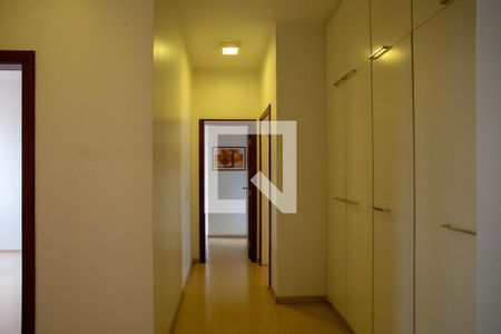 Apartamento à venda com 244m², 4 quartos e 4 vagasCorredor