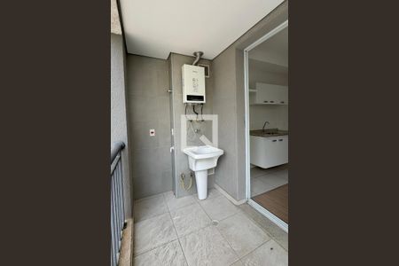 Área de Serviço de apartamento para alugar com 2 quartos, 52m² em Jardim Tupanci, Barueri