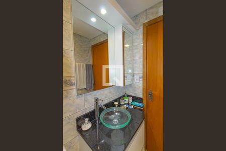 Apartamento à venda com 84m², 3 quartos e 1 vaga Apartamento à venda com 84m², 3 quartos e 1 vagaBanheiro