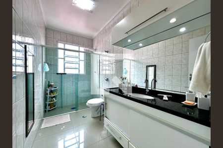 Casa à venda com 105m², 2 quartos e 2 vagas Casa à venda com 105m², 2 quartos e 2 vagasBanheiro