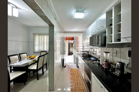 Casa à venda com 105m², 2 quartos e 2 vagas Casa à venda com 105m², 2 quartos e 2 vagasCozinha