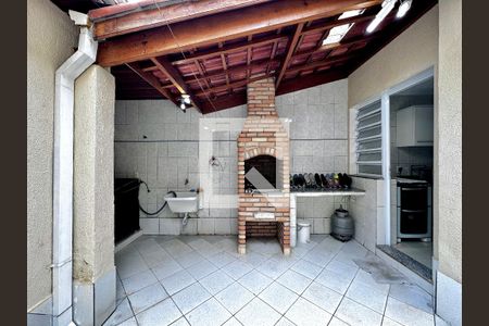 Casa à venda com 105m², 2 quartos e 2 vagas Casa à venda com 105m², 2 quartos e 2 vagasQuintal