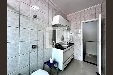 Casa à venda com 105m², 2 quartos e 2 vagas Casa à venda com 105m², 2 quartos e 2 vagasBanheiro