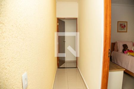 Casa à venda com 202m², 3 quartos e 3 vagas Casa à venda com 202m², 3 quartos e 3 vagasCorredor