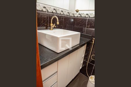 Casa à venda com 202m², 3 quartos e 3 vagas Casa à venda com 202m², 3 quartos e 3 vagasBanheiro da suíte