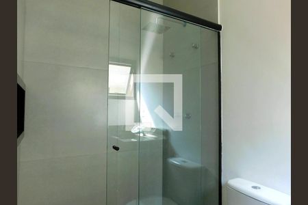 Casa de condomínio para alugar com 185m², 3 quartos e 6 vagasBanheiro 2