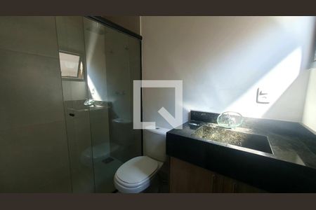 Casa de condomínio para alugar com 185m², 3 quartos e 6 vagasBanheiro 2