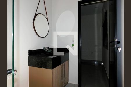 Casa de condomínio para alugar com 185m², 3 quartos e 6 vagasBanheiro