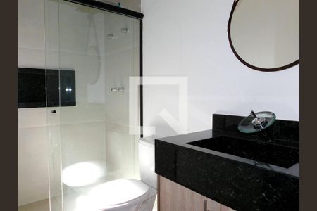 Casa de condomínio para alugar com 185m², 3 quartos e 6 vagasBanheiro