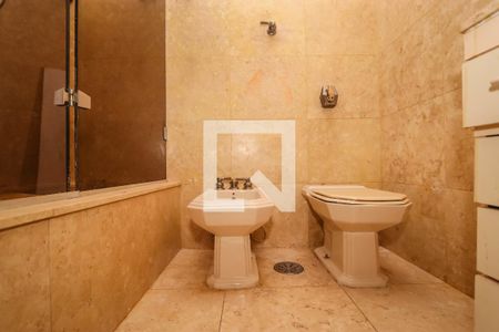 Apartamento para alugar com 193m², 2 quartos e 2 vagasBanheiro da Suite