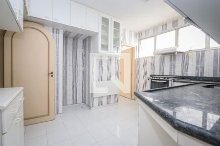 Apartamento para alugar com 193m², 2 quartos e 2 vagasCozinha