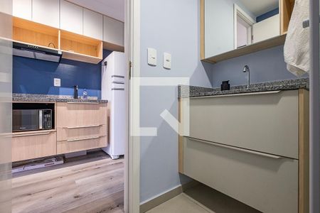 Banheiro de apartamento para alugar com 1 quarto, 24m² em Pinheiros, São Paulo