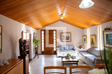 Casa à venda com 250m², 3 quartos e 1 vagaSala