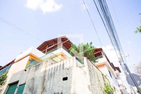 Casa à venda com 250m², 3 quartos e 1 vagaFachada