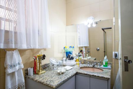 Casa à venda com 250m², 3 quartos e 1 vagaBanheiro