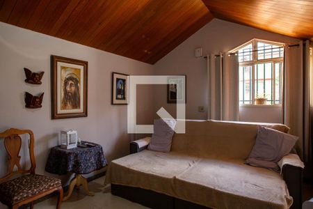 Casa à venda com 250m², 3 quartos e 1 vagaSala de TV