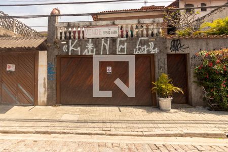 Casa para alugar com 172m², 4 quartos e 2 vagasFachada