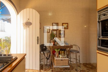 Casa para alugar com 172m², 4 quartos e 2 vagasCozinha