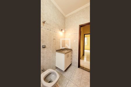 Casa para alugar com 130m², 3 quartos e 1 vagaBanheiro