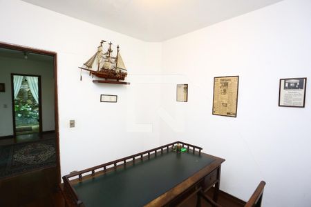 Casa para alugar com 1000m², 3 quartos e 6 vagasEscritório