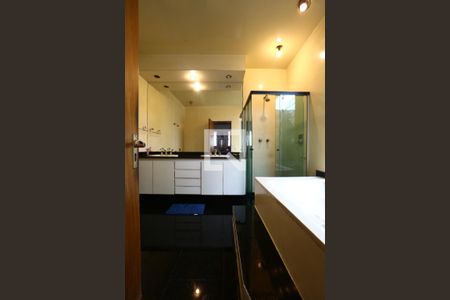 Casa para alugar com 1000m², 3 quartos e 6 vagasBanheiro da Suíte 3