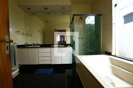 Casa para alugar com 1000m², 3 quartos e 6 vagasBanheiro da Suíte 3