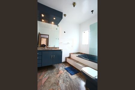 Casa para alugar com 1000m², 3 quartos e 6 vagasBanheiro da Suíte 2