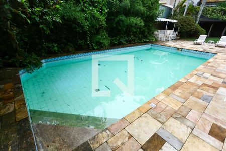 Casa para alugar com 1000m², 3 quartos e 6 vagasÁrea comum - Piscina
