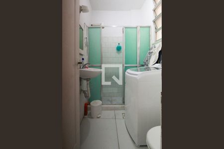 Apartamento à venda com 70m², 2 quartos e sem vagaBanheiro social