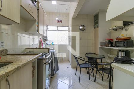 Apartamento à venda com 136m², 2 quartos e 2 vagasCozinha