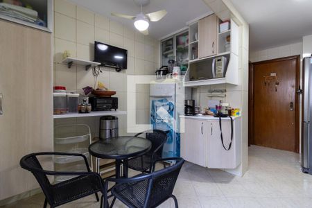 Apartamento à venda com 136m², 2 quartos e 2 vagasCozinha
