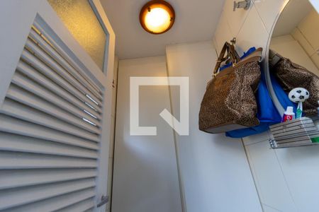 Apartamento à venda com 136m², 2 quartos e 2 vagasBanheiro de Serviço