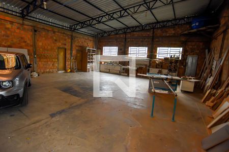 Casa para alugar com 280m², 2 quartos e 6 vagasGalpão