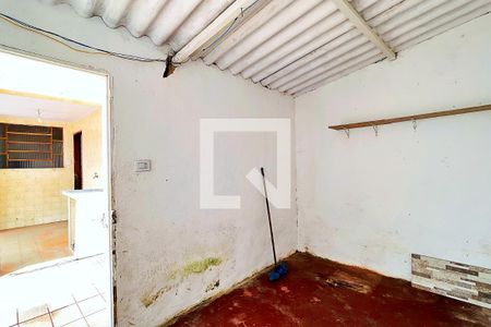 Casa à venda com 180m², 3 quartos e 2 vagas Casa à venda com 180m², 3 quartos e 2 vagasEdícula