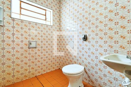 Casa à venda com 180m², 3 quartos e 2 vagas Casa à venda com 180m², 3 quartos e 2 vagasBanheiro