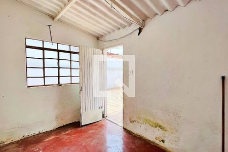 Casa à venda com 180m², 3 quartos e 2 vagas Casa à venda com 180m², 3 quartos e 2 vagasEdícula