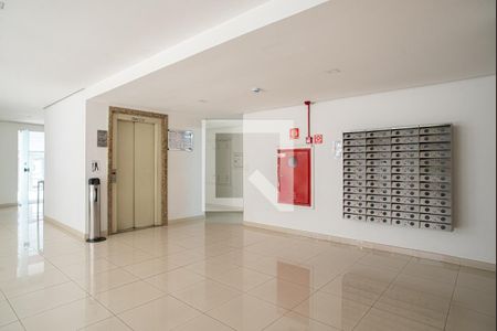 Apartamento para alugar com 54m², 2 quartos e 1 vaga Apartamento para alugar com 54m², 2 quartos e 1 vagaÁrea comum - Hall Social/Elevador