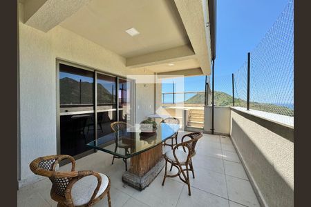 Apartamento à venda com 161m², 3 quartos e 2 vagas Apartamento à venda com 161m², 3 quartos e 2 vagasVaranda / Terraço