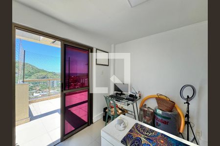 Apartamento à venda com 161m², 3 quartos e 2 vagas Apartamento à venda com 161m², 3 quartos e 2 vagasQuarto